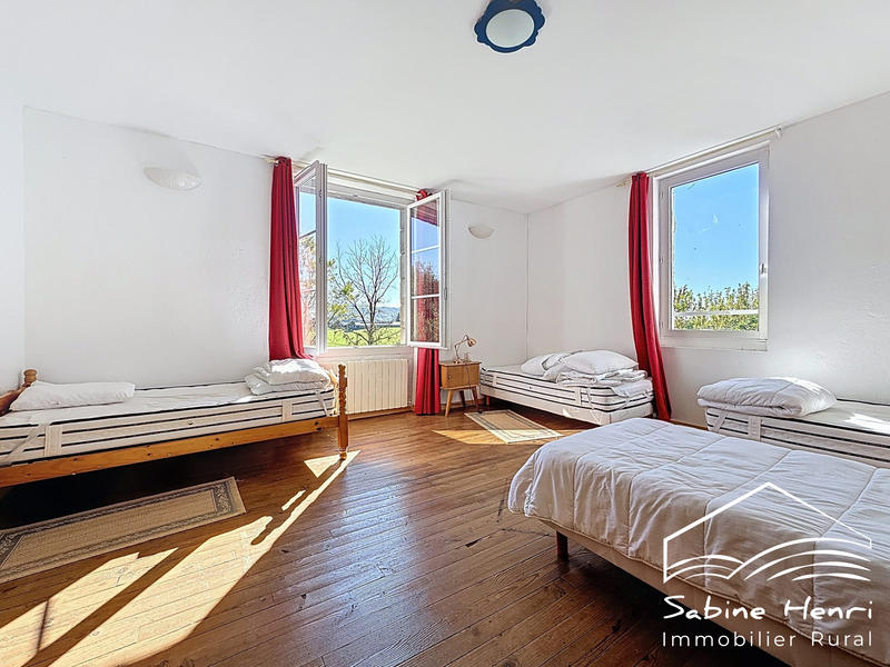 Maison - 538 m² - 20 pièces