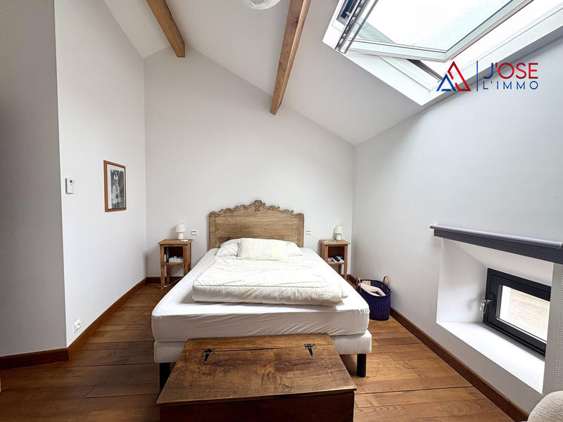 Maison - 228 m² - 7 pièces