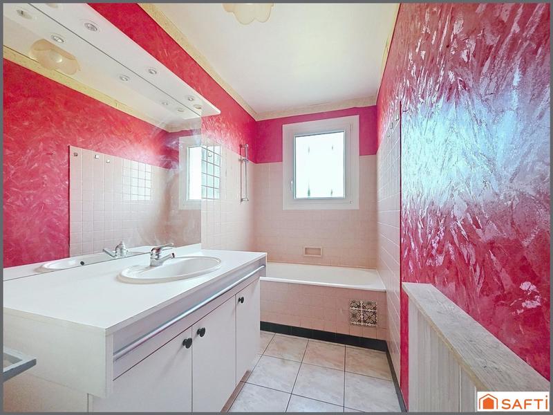 Maison - 94 m² - 5 pièces