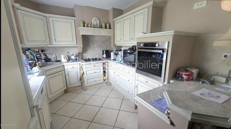 Maison traditionnelle - 140 m² - 6 pièces