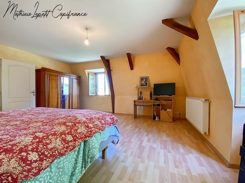 Maison - 270 m² - 9 pièces
