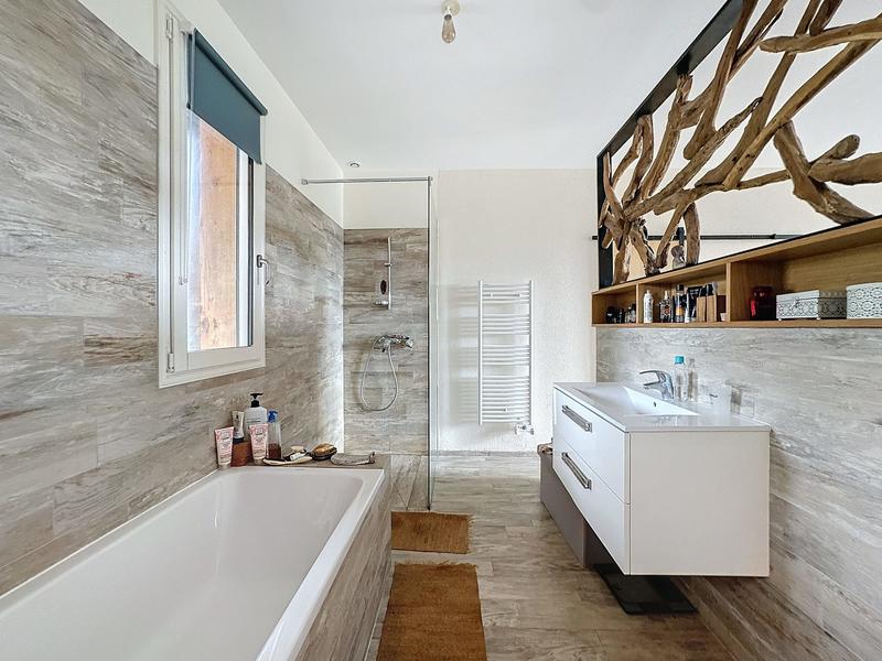 Maison - 197 m² - 5 pièces