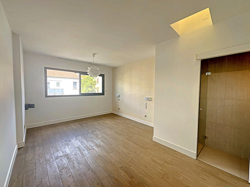 Maison - 328 m² - 5 pièces