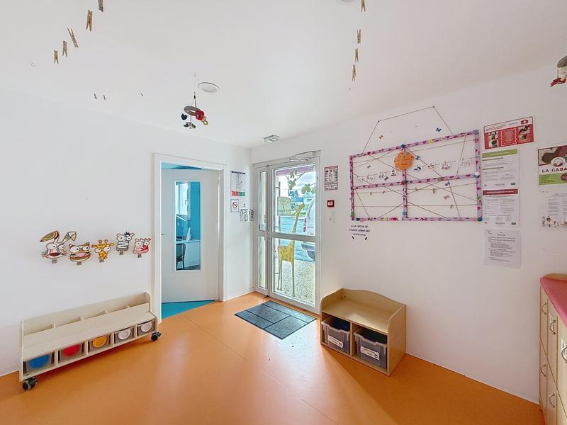 Local d'activités - 210 m² - 6 pièces