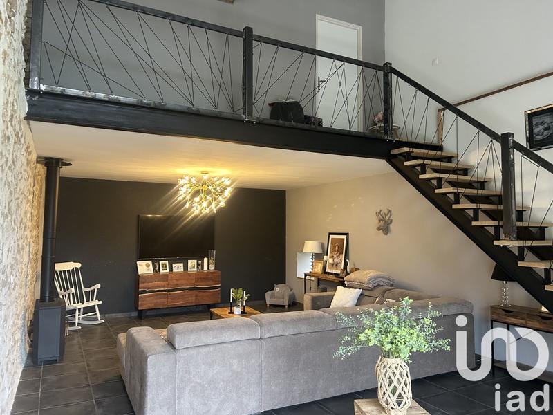 Maison - 217 m² - 7 pièces