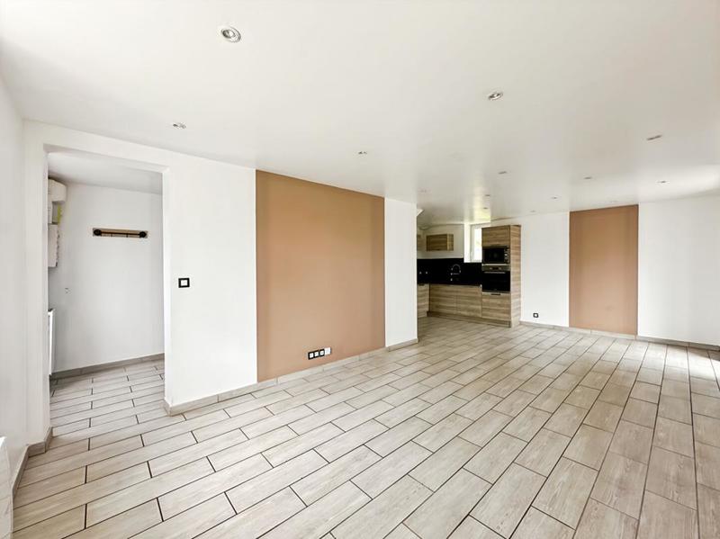 Maison - 102 m² - 6 pièces