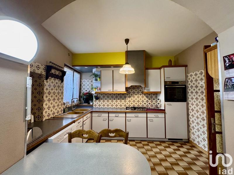 Maison - 220 m² - 8 pièces