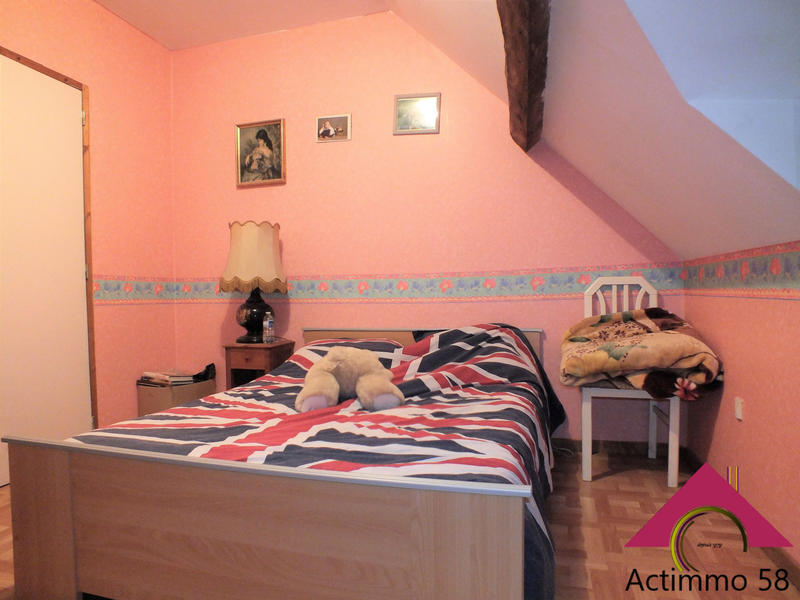 Maison - 140 m² - 9 pièces