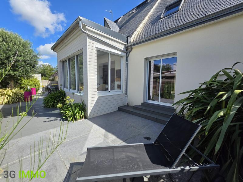 Maison - 330 m² - 9 pièces