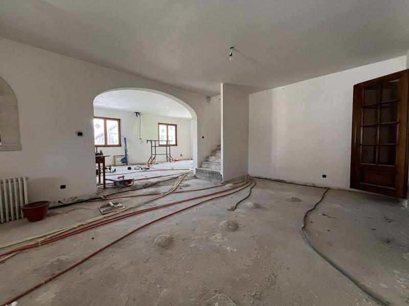 Maison - 260 m² - 10 pièces