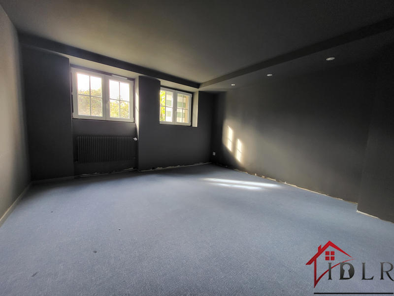 Maison - 235 m² - 8 pièces