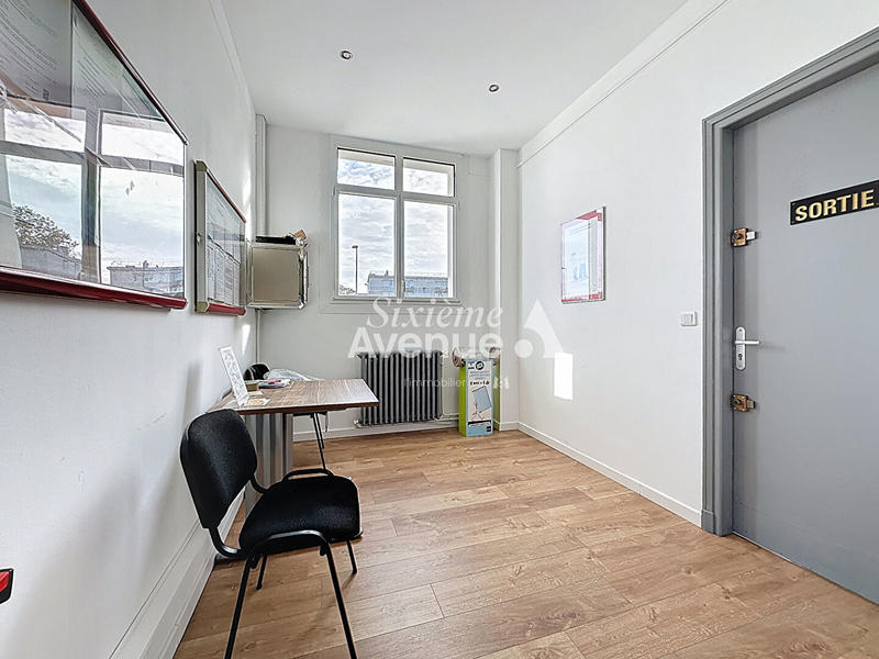 Local commercial - 111 m²