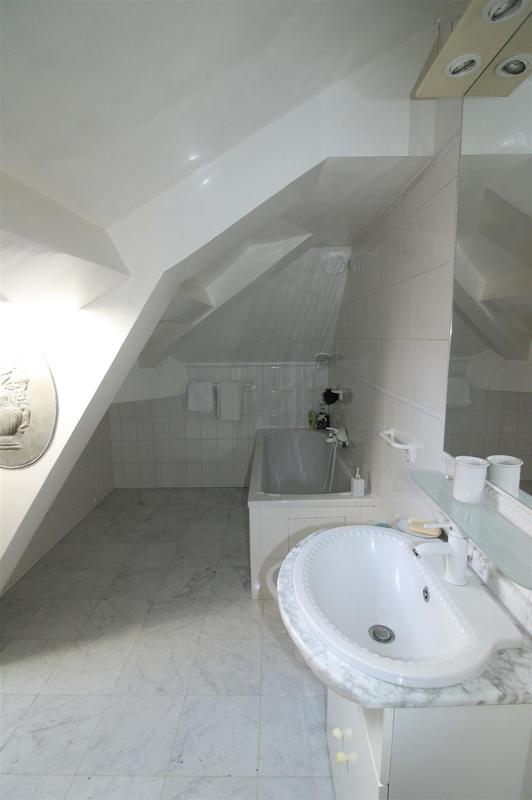 Maison - 289 m² - 15 pièces