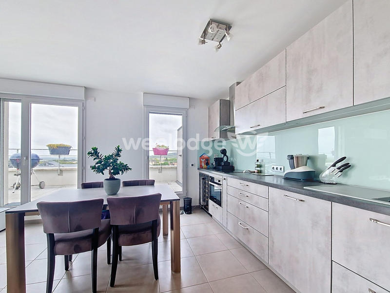 Appartement - 80 m² - 4 pièces