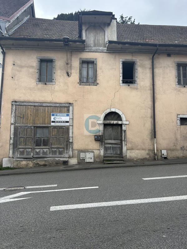 Maison - 400 m² - 3 pièces