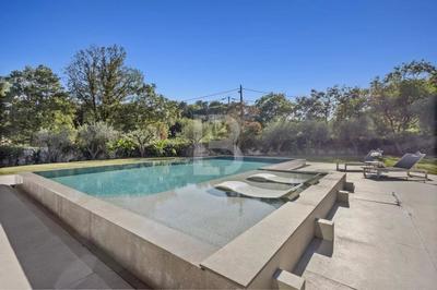 Villa - 326 m² - 9 pièces