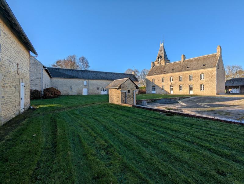 Maison - 301 m² - 8 pièces