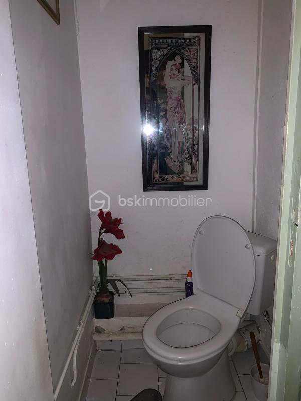 Maison - 636 m² - 7 pièces