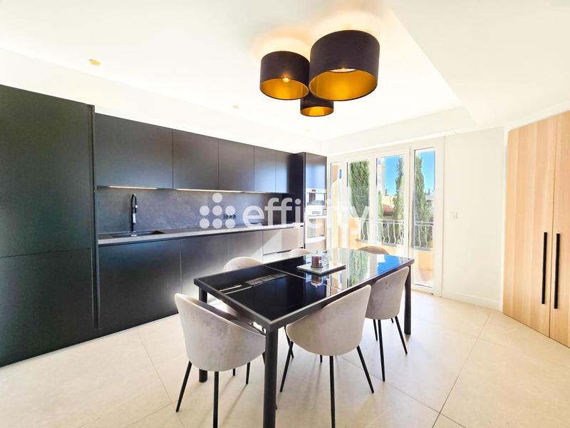 Appartement - 80 m² - 3 pièces