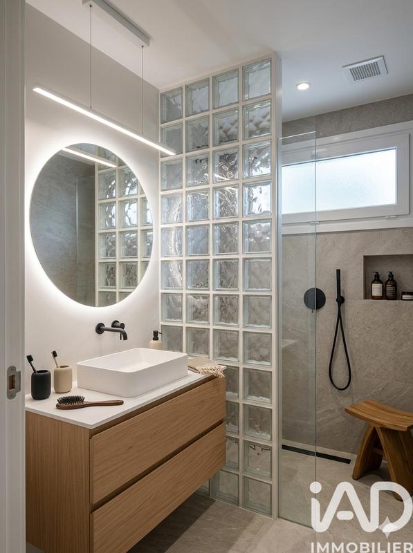 Maison - 136 m² - 8 pièces