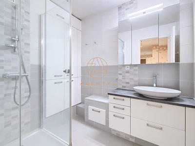 Appartement - 82 m² - 4 pièces