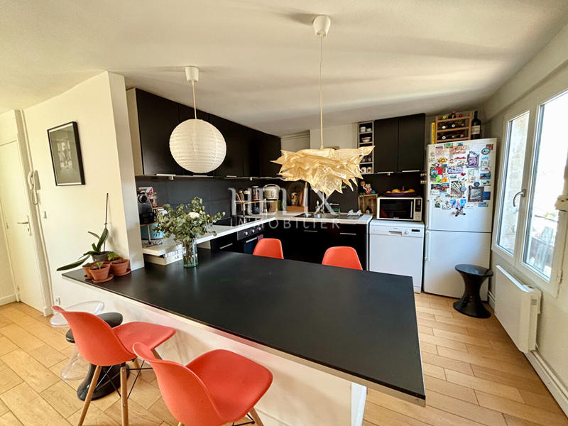 Appartement - 137 m² - 6 pièces