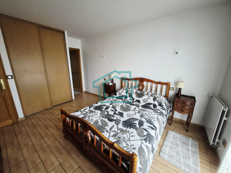 Maison - 205 m² - 7 pièces