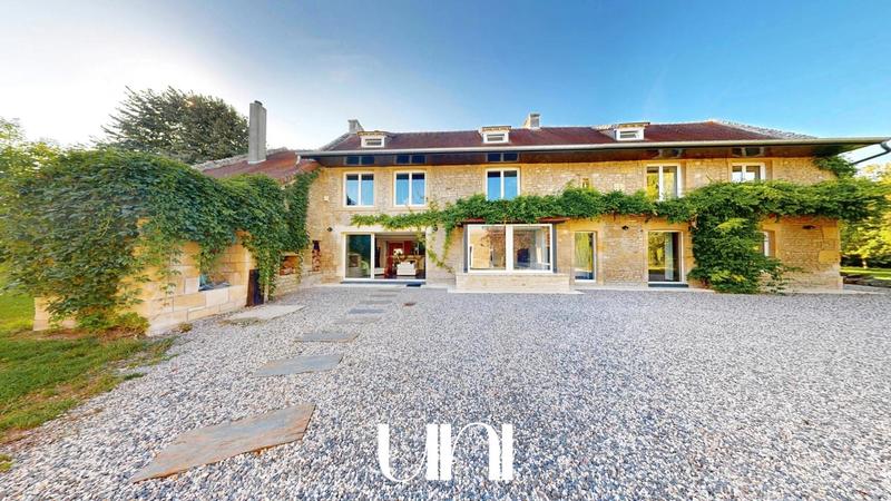 Maison - 500 m² - 13 pièces