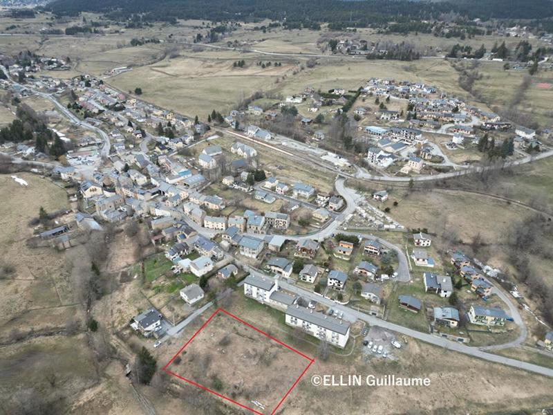 Terrain constructible - 334 m²