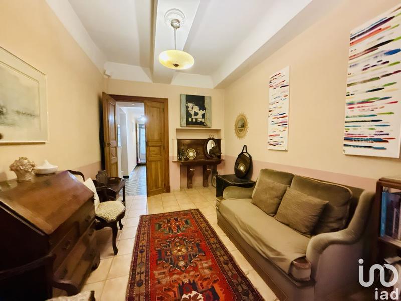 Maison - 1 000 m² - 11 pièces