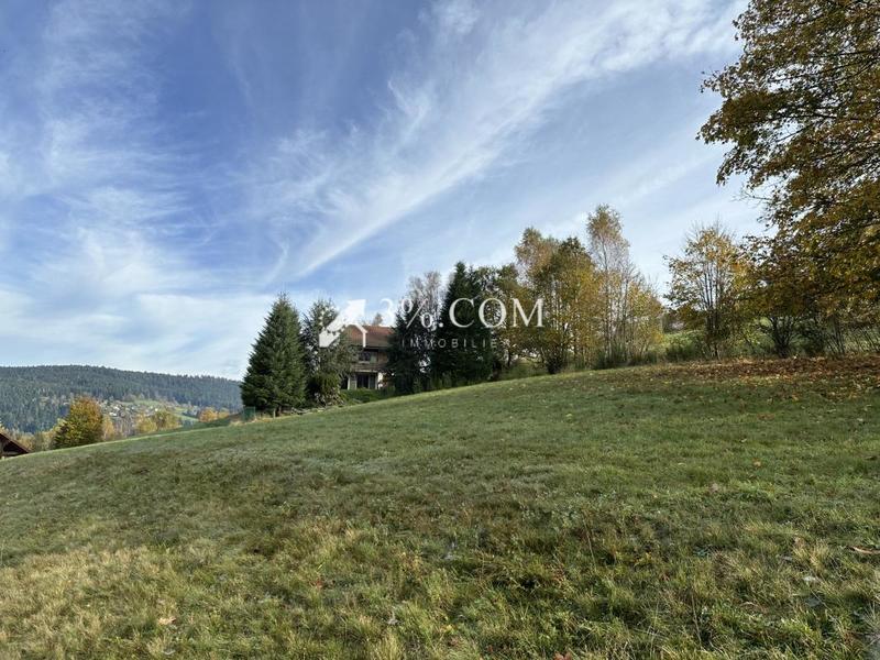 Terrain constructible - 1 800 m²