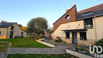 Maison - 244 m² - 8 pièces