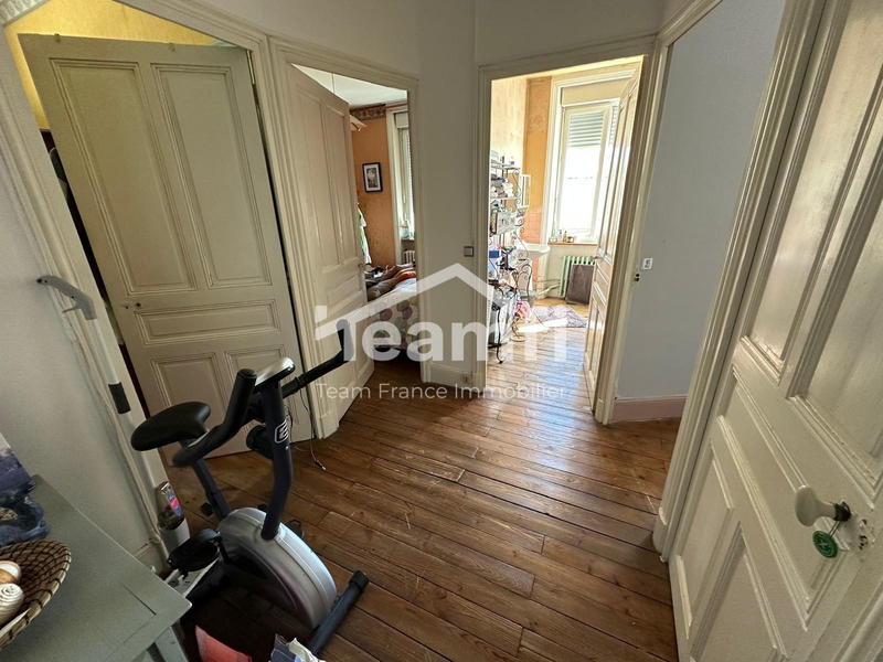 Maison ancienne - 210 m² - 6 pièces