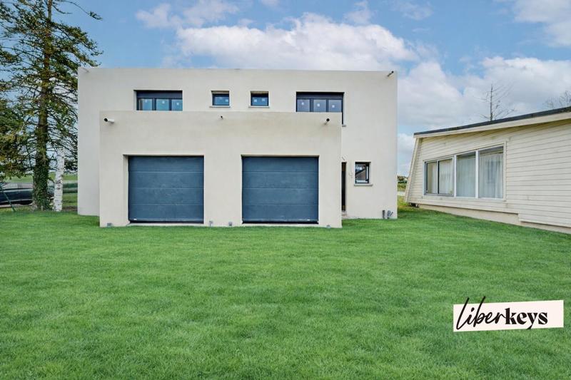 Maison - 200 m² - 8 pièces