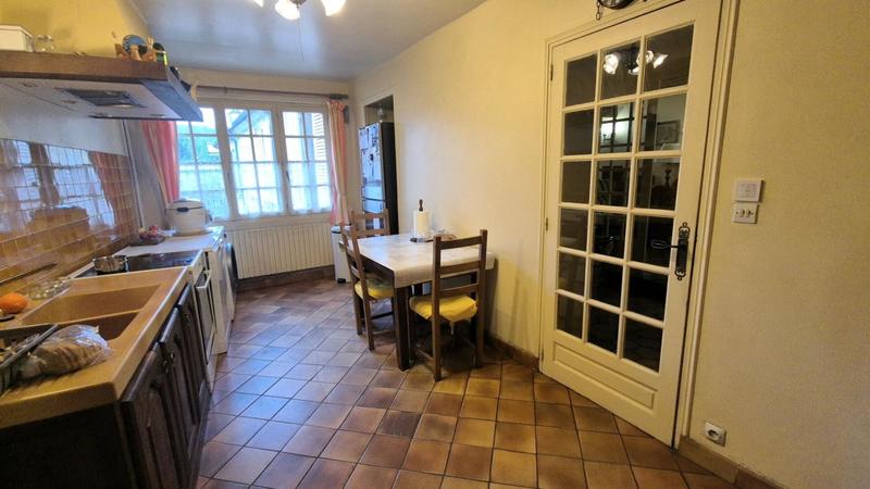 Maison - 220 m² - 10 pièces