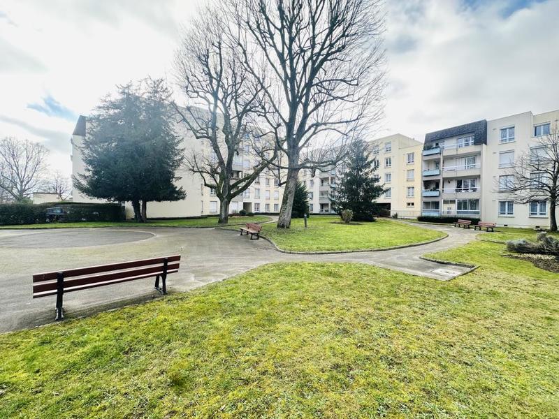 Appartement - 97 m² - 5 pièces