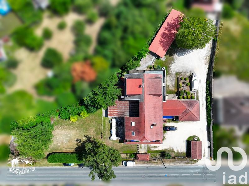 Maison - 453 m² - 14 pièces