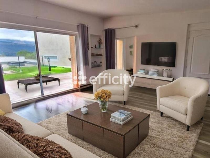 Maison - 285 m² - 10 pièces