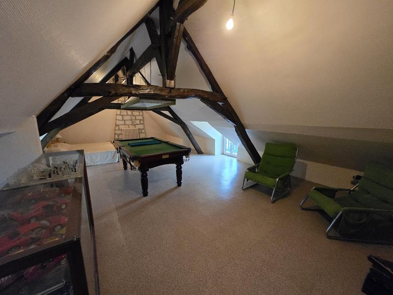 Maison - 275 m² - 9 pièces