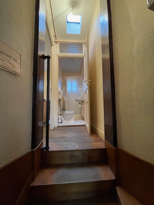 Local commercial - 130 m² - 4 pièces