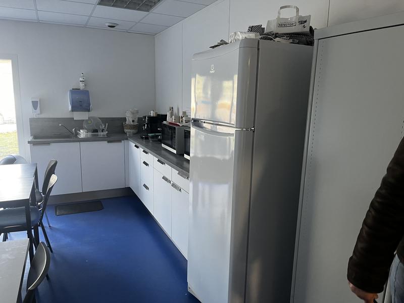 Local d'activités - 417 m²