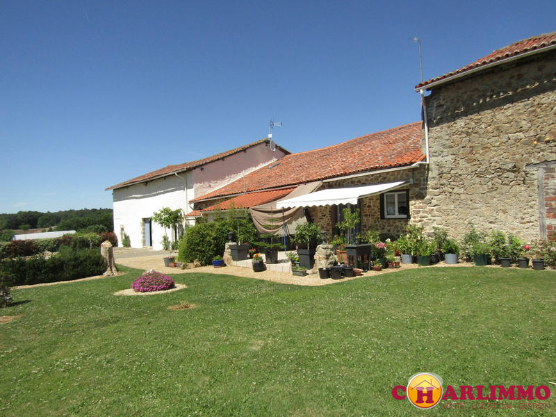 Maison traditionnelle - 122 m² - 4 pièces