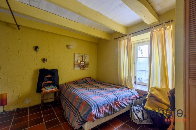 Maison - 352 m² - 13 pièces