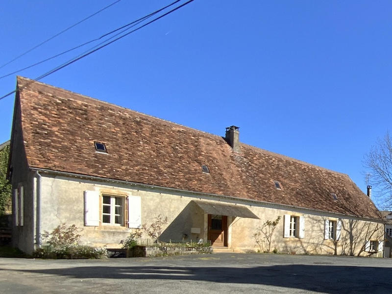 Maison - 143 m² - 7 pièces