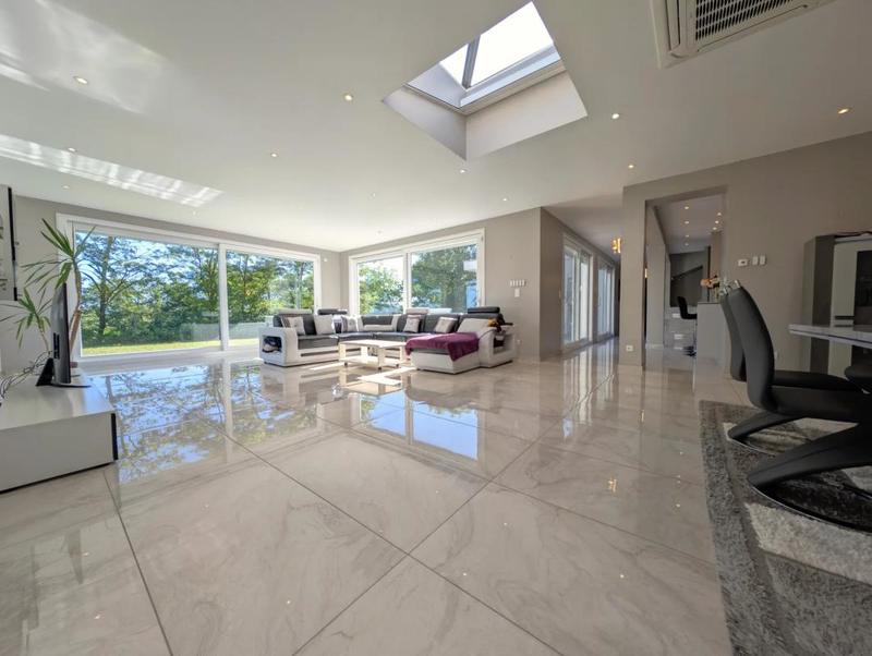 Maison - 196 m² - 6 pièces