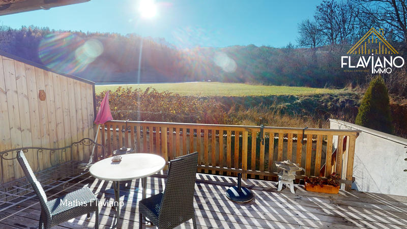 Appartement - 151 m² - 6 pièces