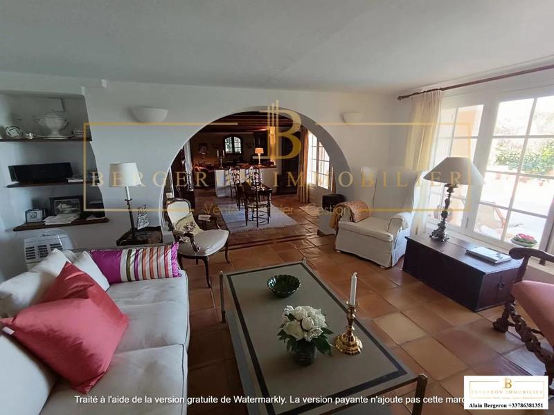 Villa - 185 m² - 6 pièces