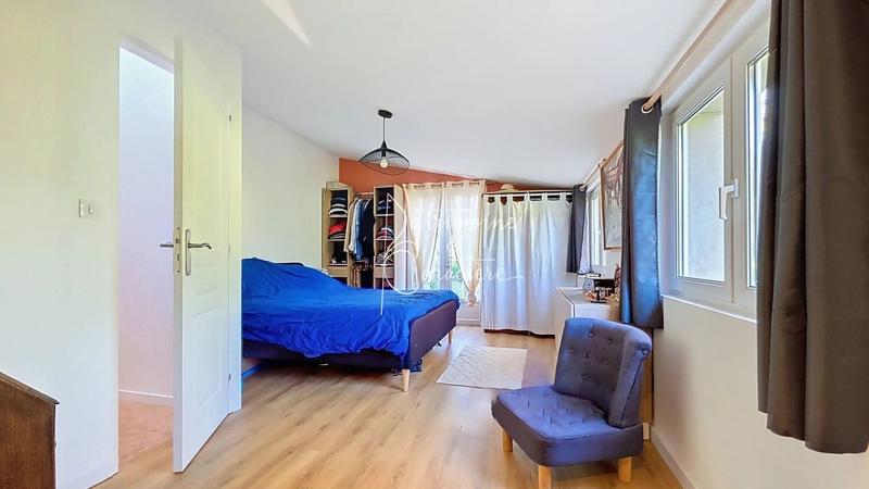 Maison - 155 m² - 8 pièces