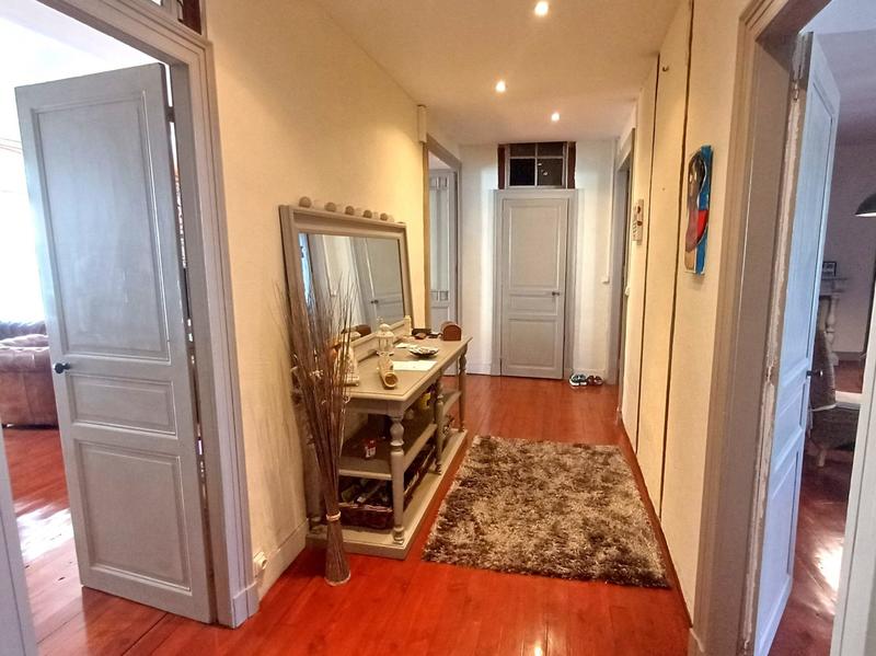 Appartement - 197 m² - 5 pièces