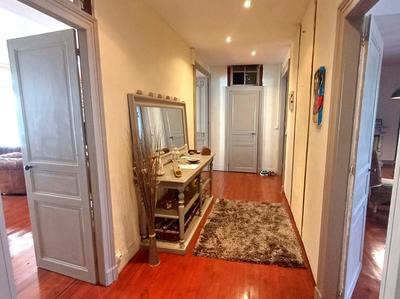 Appartement - 197 m² - 5 pièces